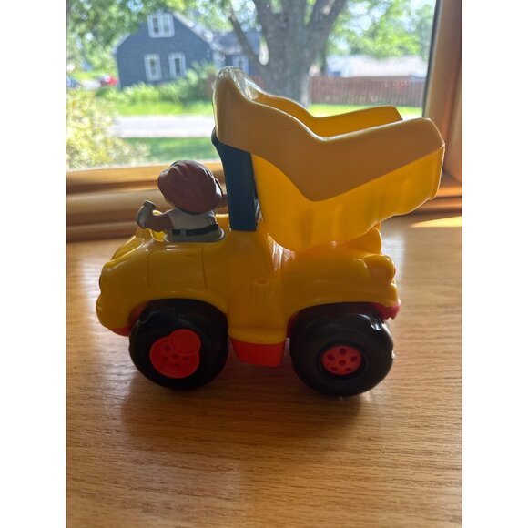 Fisher-Price Little People Construction Worker Dump Truck 2005 Yellow Red - Picture 5 of 7